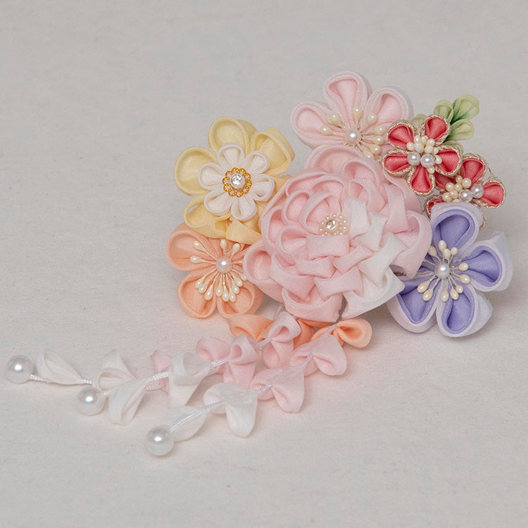 刺繍入り名前旗【髪飾り付き】生年月日入り 白色 飾台付