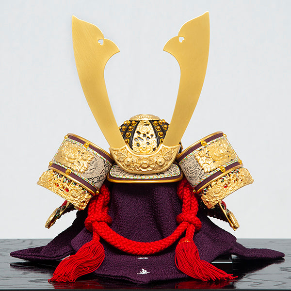 一貴作 松に連山 兜収納飾り sw85048
