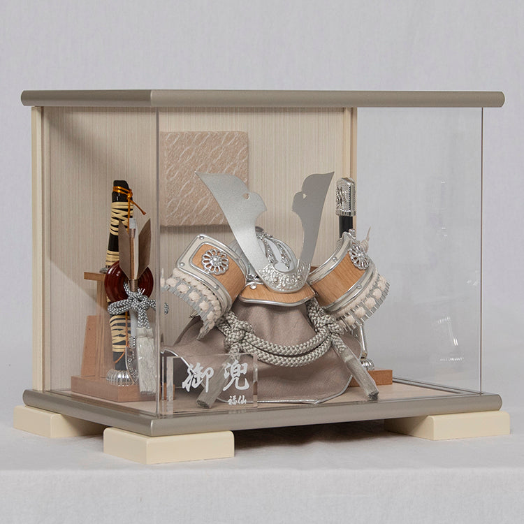 銀　兜ケース飾り　sw65016